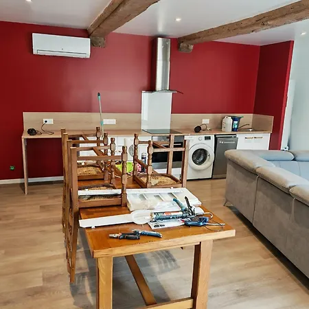 A La Campagne Proche De La Ferienhaus Videcosville